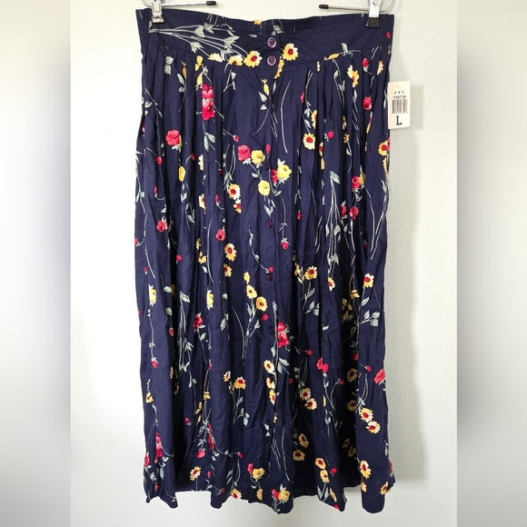 NWT Vintage Floral Navy Skirt Size Large - Picture 1 of 7